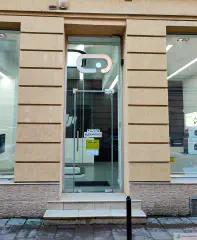 Вивіска з об'ємних літер, фронтальна динамічна/анімована підсвітка. Матеріали: акрил кольоровий, динамічні діоди.