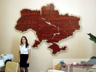 Карта України. Оформлення офісу Ощадбанку.