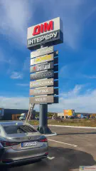 Пілон/стелла з композиту з підсвіткою для торгового центру