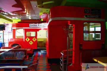 Інтер'єрна реклама. Автобус  піцерія.