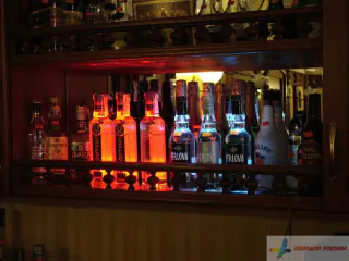 Підставки з діодною підсвіткою для бару.