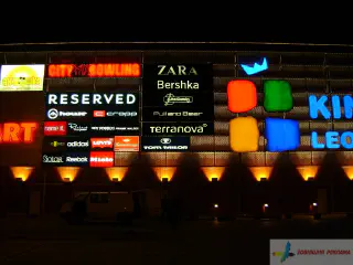 Реклама на Ашані у Львові.