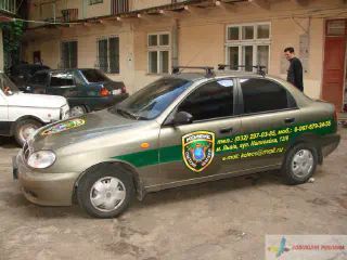 Оформлення рекламою машини Колекс, обклейка плівкою.