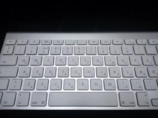 Гравірування клавіатур та корпусів мобільних пристроїв, телефонів, ноутбуків