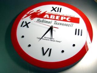 Розробка фірмових та подарункових годинників за індивідуальним дизайном