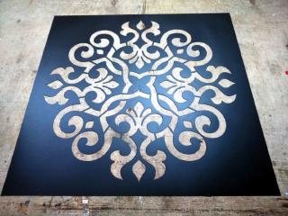 Лазерна порізка трафаретів для нанесення інформації та логотипів